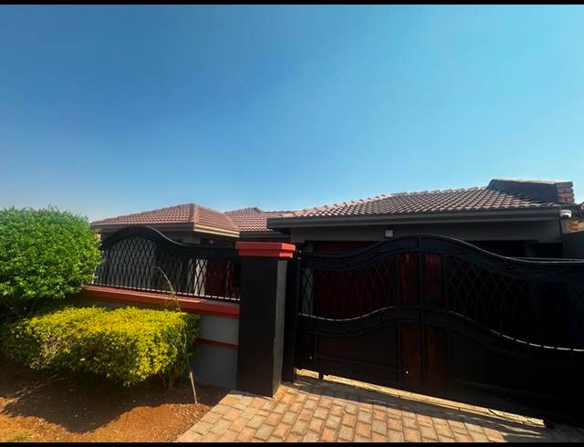 3 BEDROOM HOUSE FOR SALE IN ELANDSPOORT